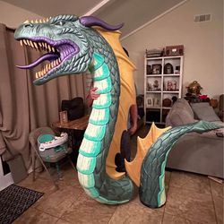 7 Ft Tall Giant Dragon Movie Prop