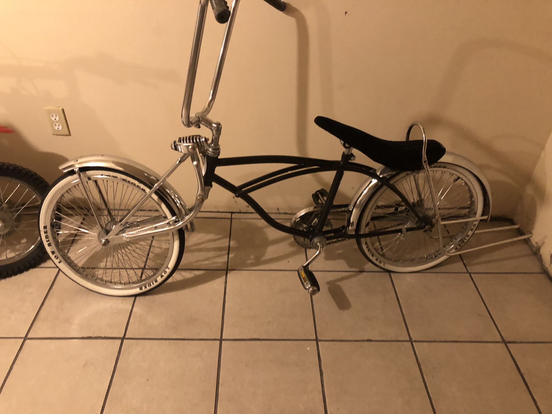 Lowrider bicycle