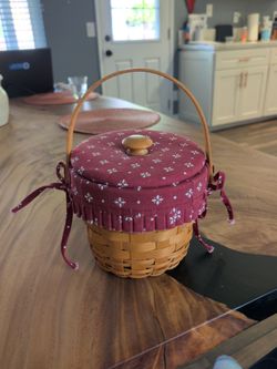 Longaberger basket with red liner and lid and handle