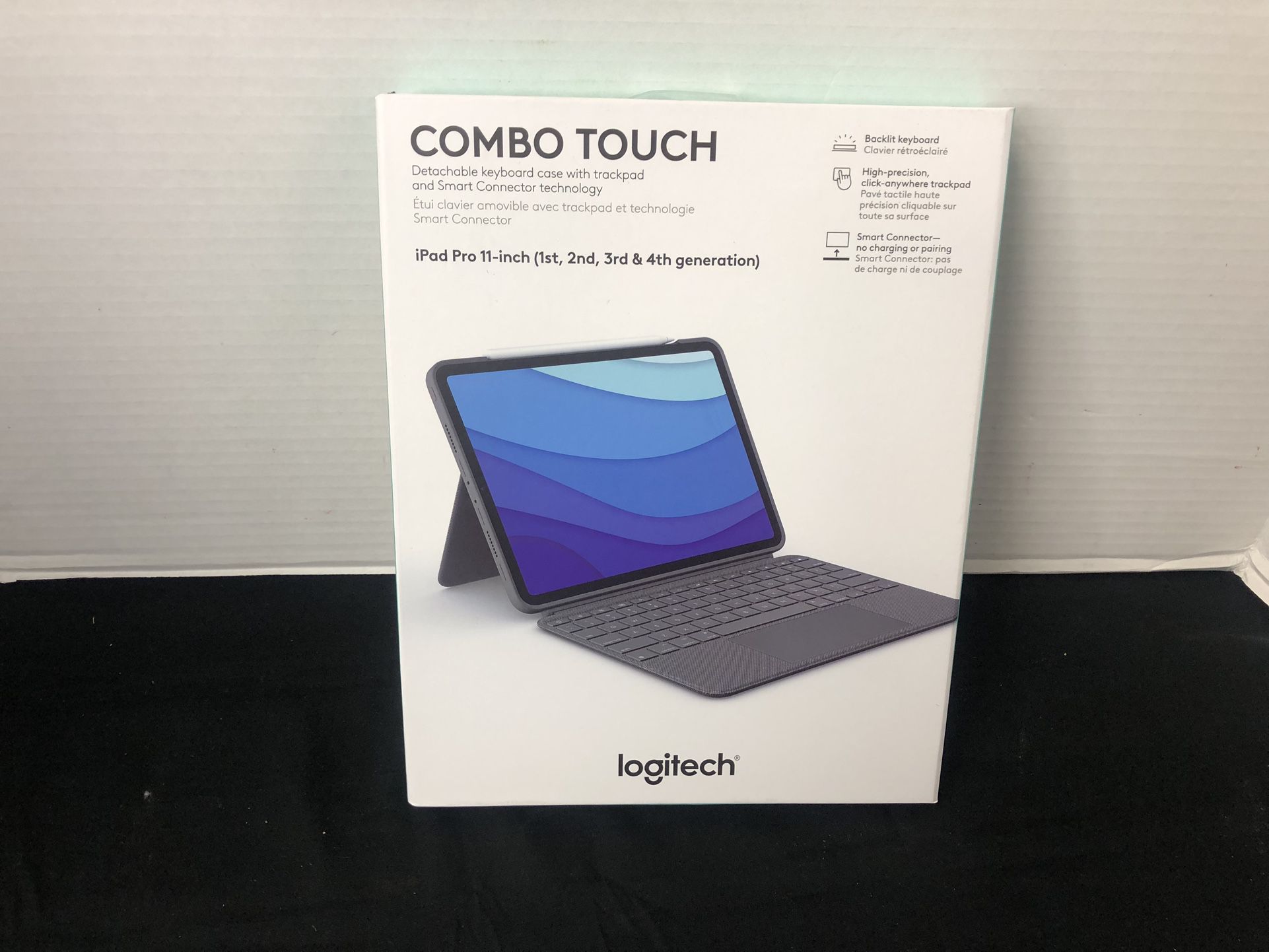 New Logitech Combo Touch iPad Pro 11 - inch 1st , 2nd ,3rd &4th Generation 