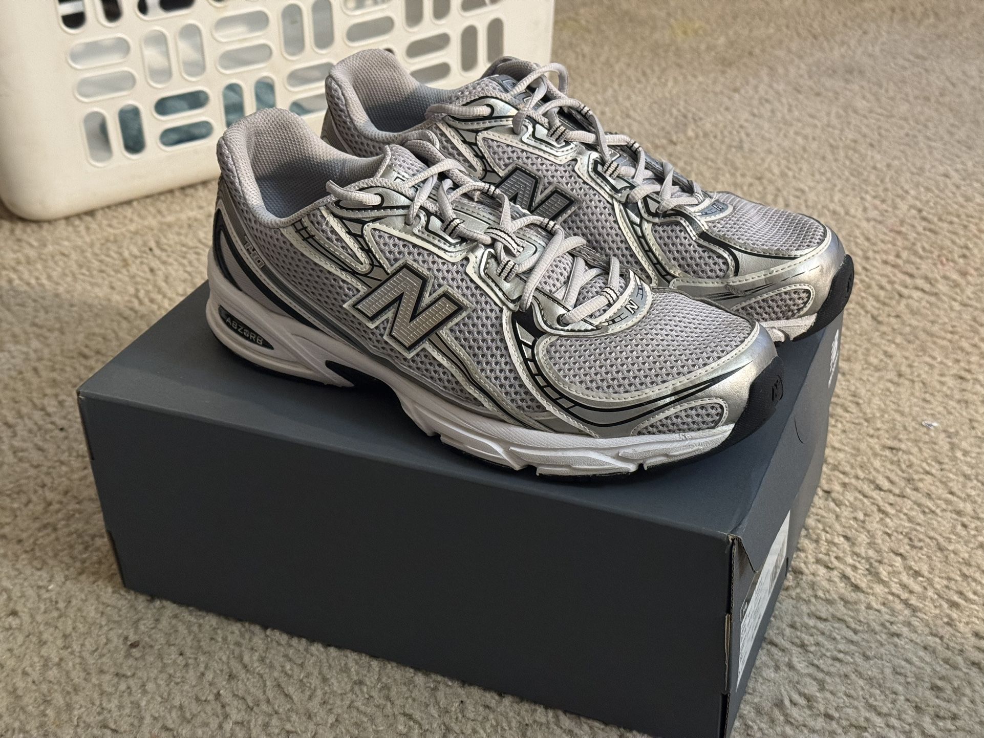 New Balance 740