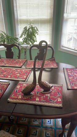 Mom and baby ducks decor - intricately carved and designed