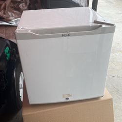 Mini fridge