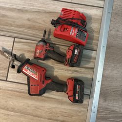 MILWAUKEE HAWZALL M-18 DRILL DR IMPACTO 2 BATERIAS  Y SU CARGADOR $225