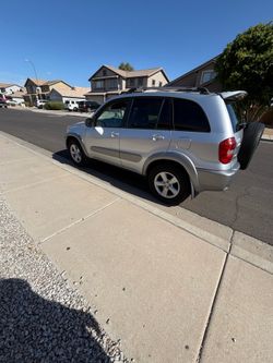 2004 Toyota RAV4 s