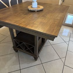 Dinning Table 