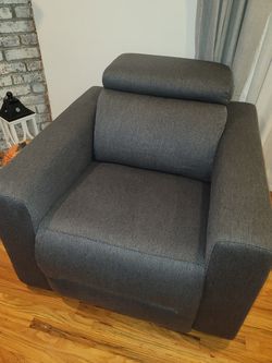 Nevio 39" Fabric Power Recliner