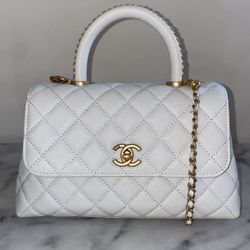 CC Chanel White Bag With Gold Hardware