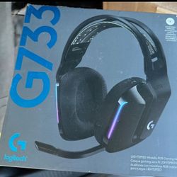 Logitech G733