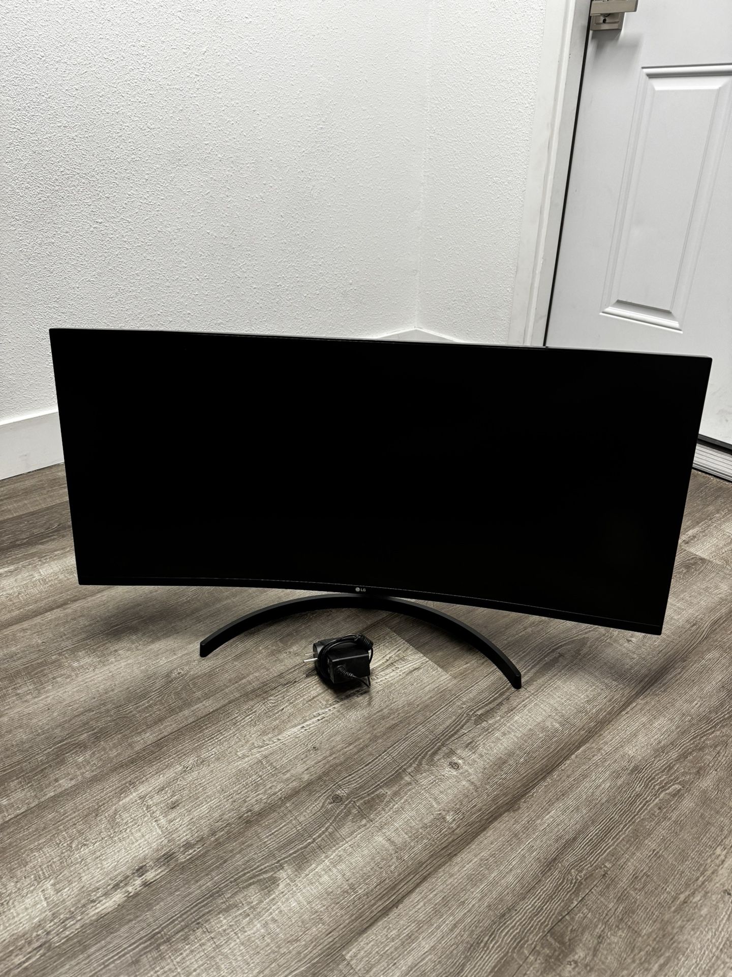 LG Ultra Wide Curved Monitor
