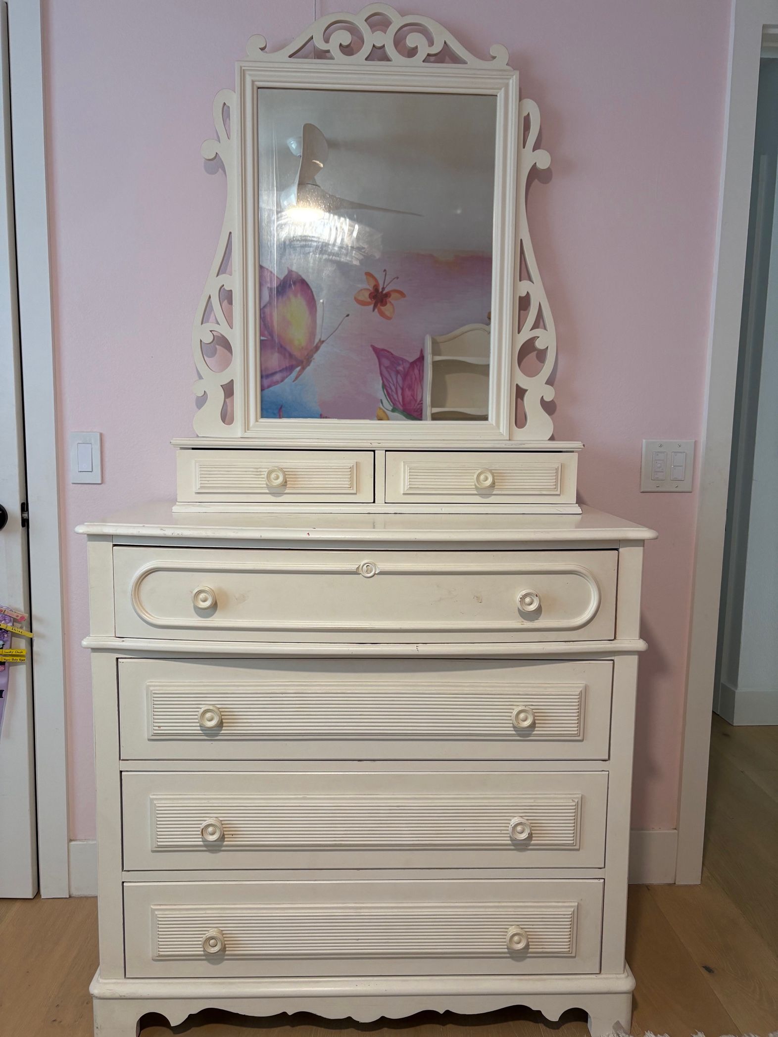 White Dresser with Mirror