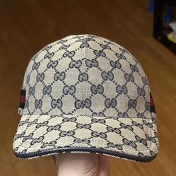 Medium Adjustable Gucci Baseball Hat GG Canvas 