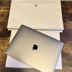 🔥 M1 MacBook Air (Late 2020) - 512GB SSD / 8GB RAM - Excellent Condition! 🔥