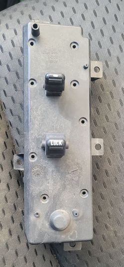 Passenger front door window switch from 2003 Jeep Grand Cherokee