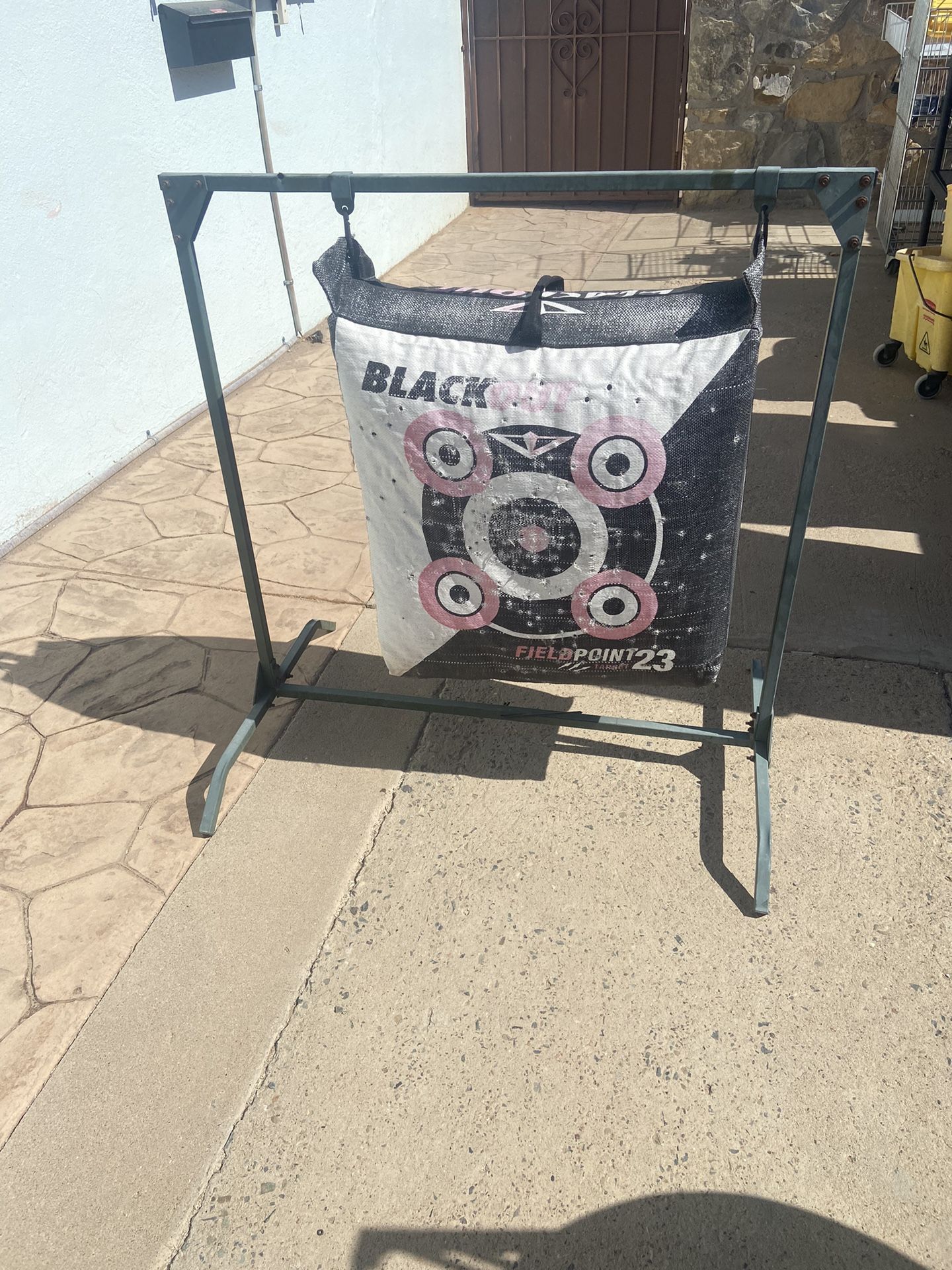 Archery BlackOut Deluxe Field Point Bag Targets plus Stand!
