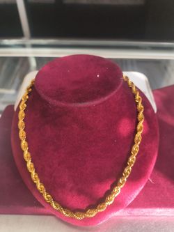 10ksolid gold necklace 50.9 grams 22 Long layaway available 10% Dwon if you interested please make sure you ask for Maribel thank you