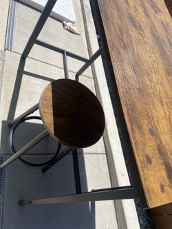 Bar stool/ table