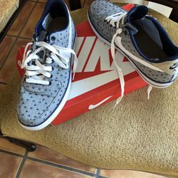 Tenis Nike Sais 9.5