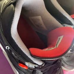 (Jordan 4 100or Best Offer) 10.5 Used 