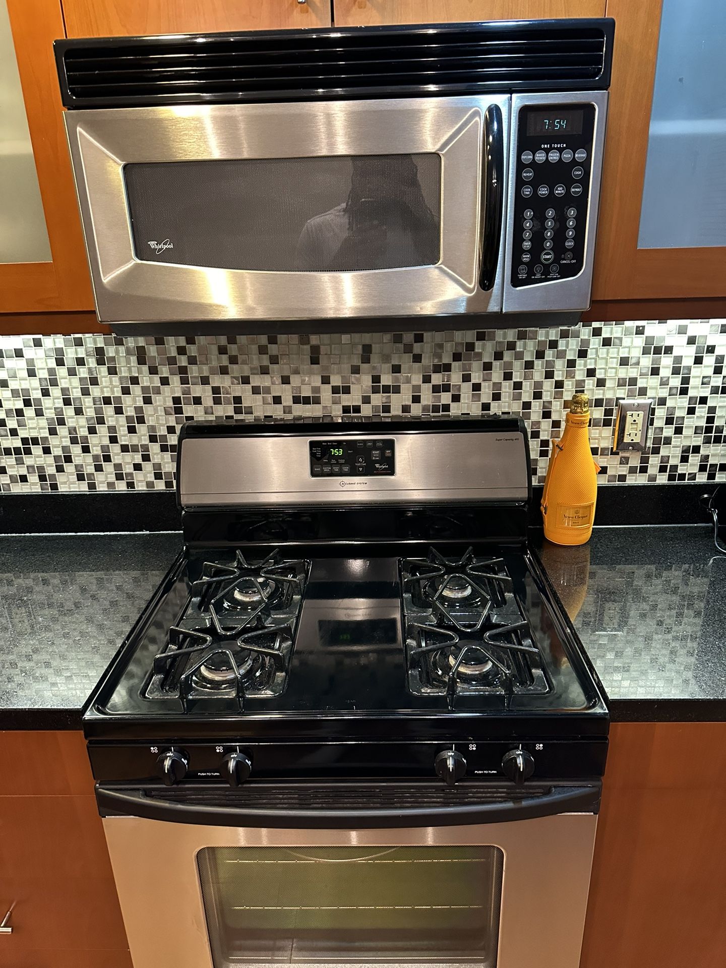 **Stainless Steel Whirlpool Kitchen Appliances - Great Condition, Ready for Your Home or Investment Property!**