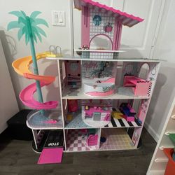 LOL Surprise! OMG Fashion House Play Set