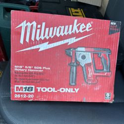 Milwaukee 5/8 Rotary Hammer