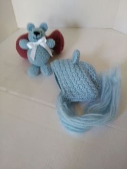 Crochet baby bonnet