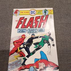 The Flash #235 August 1975 Green Lantern cross-over