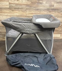Nuna SENA Aire Playard with Changer in Granite