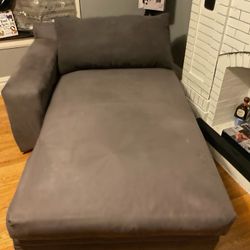 DISTINCTIVE BRAND CHASE LOUNGE 