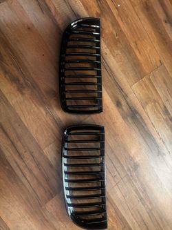 BLACK BMW GRILLS