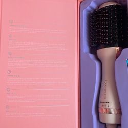 Foxy Bae Party Pink blowout brush