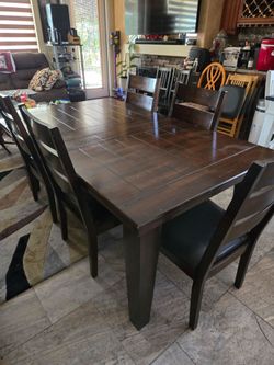 Solid Wood Dining/Kitchen Table