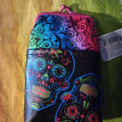 NWT Multicolored Skullcandy Cigarette Pouch 