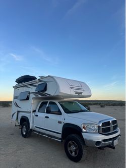 2020 Lance 825