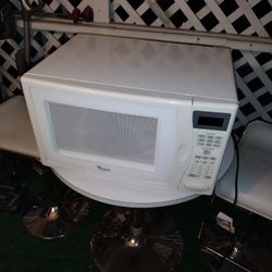 Whirlpool Family Microwave 900watts