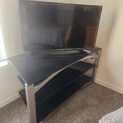  Samsung 5 Series Full HD 40 Inches TV For Sale With Nice Glass Table