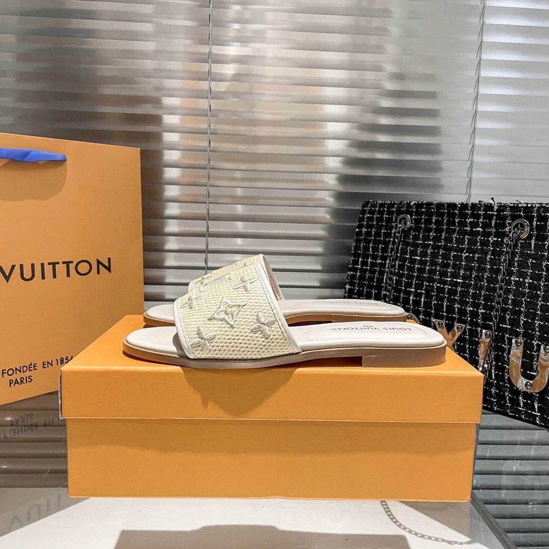 Lv Sandals