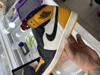 Jordan 1’s “taxi” Size 10.5