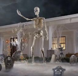 NEW 12 FT Halloween Skeleton