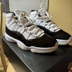 Jordan 11 GRATITUDE SIZE 8.5