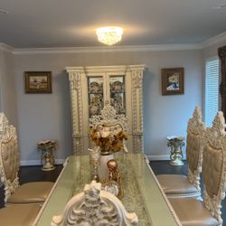 Royal French Dinning Table Set 