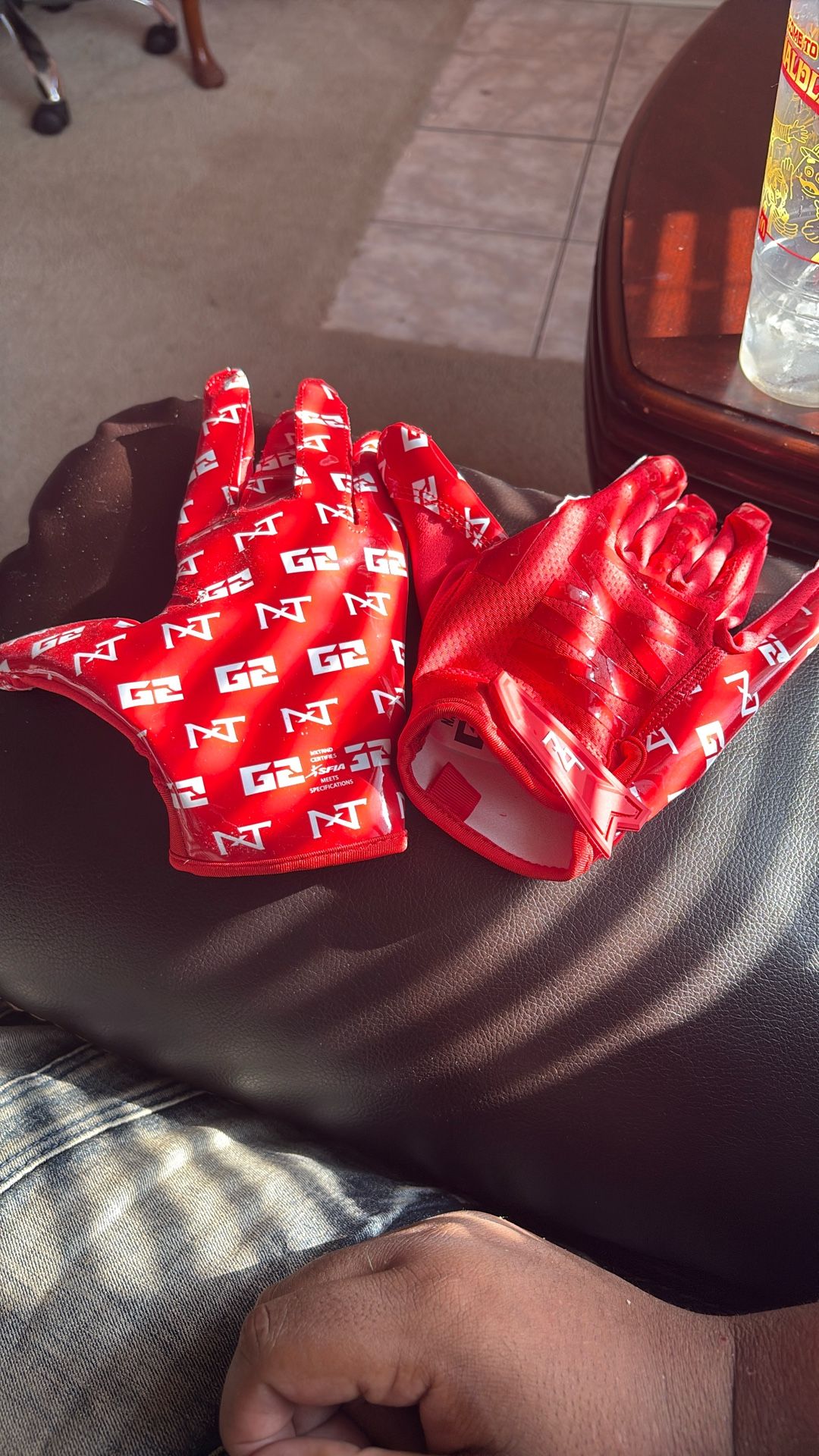 Nxtrnd Football gloves Never Worn  Size Xxl 