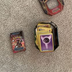 Lots of Pokémon cards