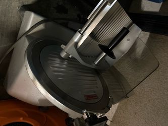 Peeling machine