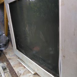 old flatscreen tv good for games and movies
