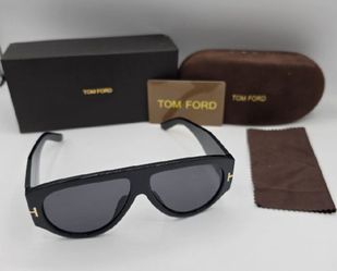 Black Aviator Style – Timeless & Sophisticated  // Estilo Aviador Negro – Clásico y Sofisticado