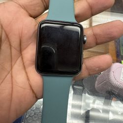 Apple Watch Series 3 42mm With Charger 