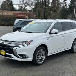 2020 Mitsubishi Outlander Plug-In Hybrid GT 4WD — White — One-Owner, Local Gem With Massive Savings!
