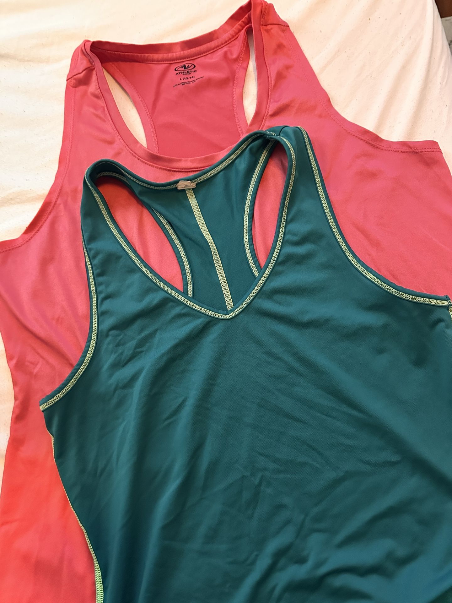 Women’s Workout Shirts Tanks Size L